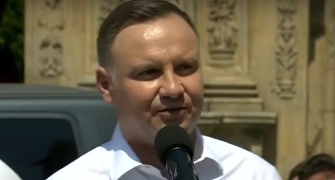 Andrzej Duda zarzuca zagranicznym mediom fake newsy o jego słowach nt. LGBT. Dziennikarze: to gaszenie pożaru