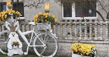 Królów: Wielkanoc opanowała lubuskie wioski. Królów i Zajączek zachwycają jak bożonarodzeniowe pocztówki