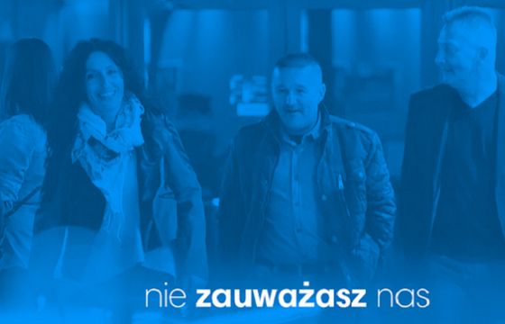 Pacjenci po terapii w wałbrzyskim centrum onkologii w kampanii „Nie zauważasz nas” (wideo)