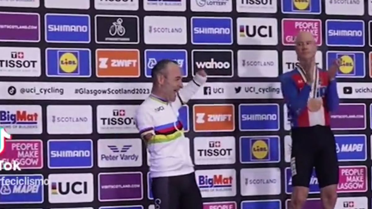 Ricardo Ten (z lewej) na podium MŚ