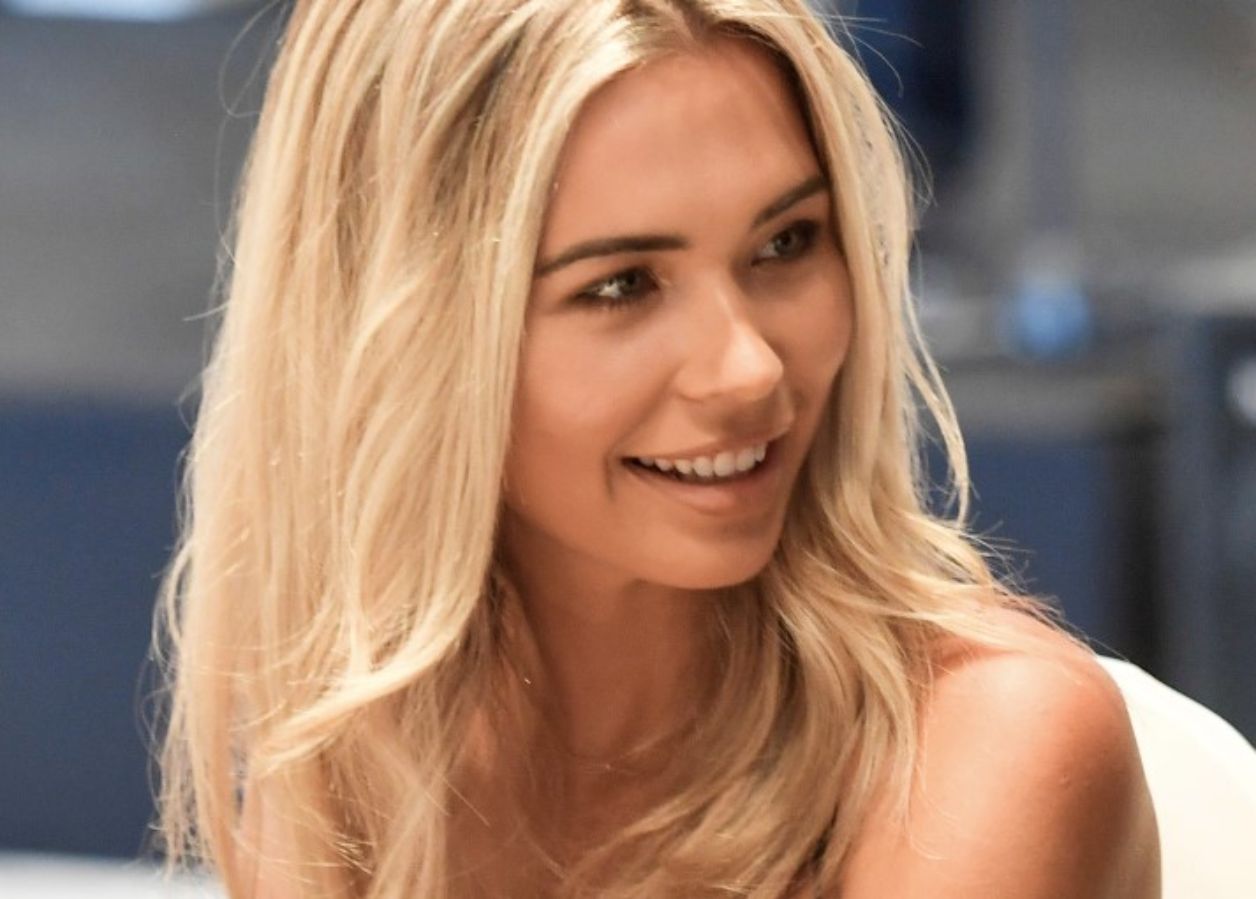 Sandra Kubicka pokazała się w różowej mini 