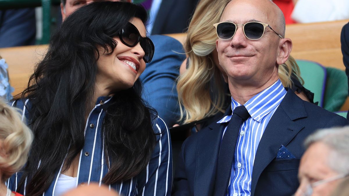 Jeff Bezos powrócił na fotel lidera rankingu najbogatszych.