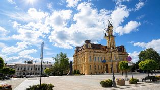 Nowy Sącz: Po remoncie ratusza czas na płytę rynku. Władze miasta przygotowują projekt. Ma być nowa fontanna
