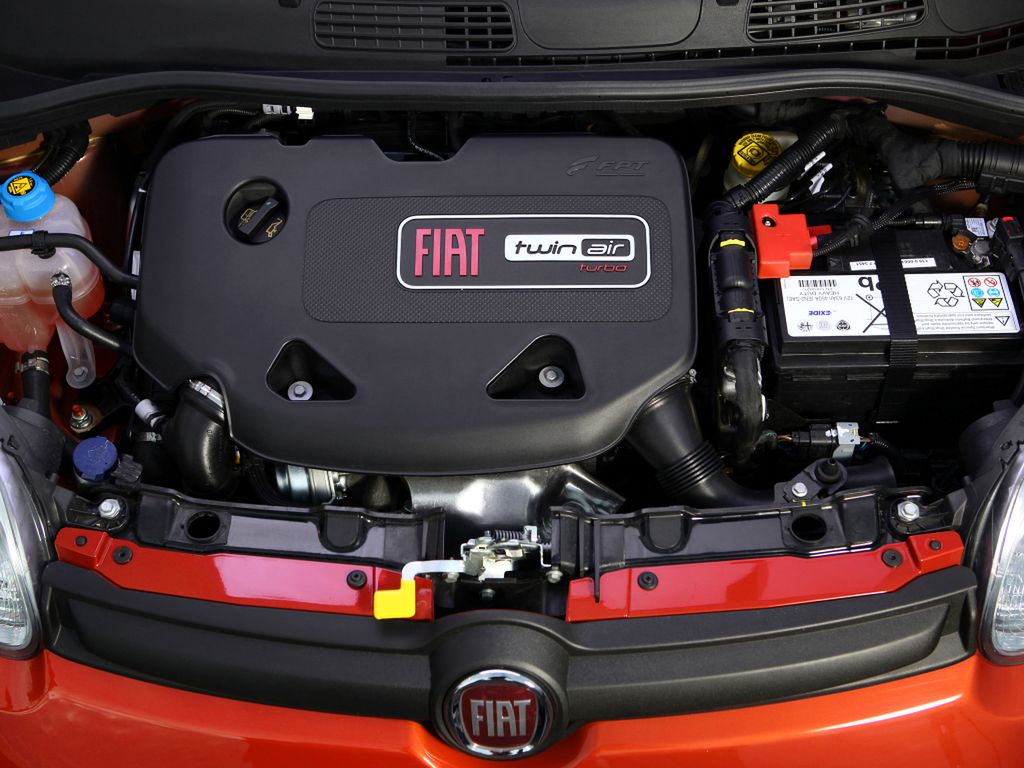 Mały silnik w małym aucie, czyli niespełna litrowy, dwucylindrowy TwinAir Turbo. W praktyce okazuje się za mały