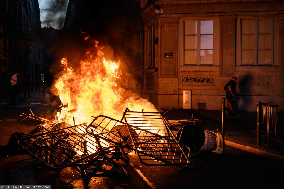 Francja w ogniu. Tysiące policjantów na ulicach, zamieszki trwają