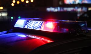 Tramwaj uderzył w autokar. Wbił się w bok pojazdu