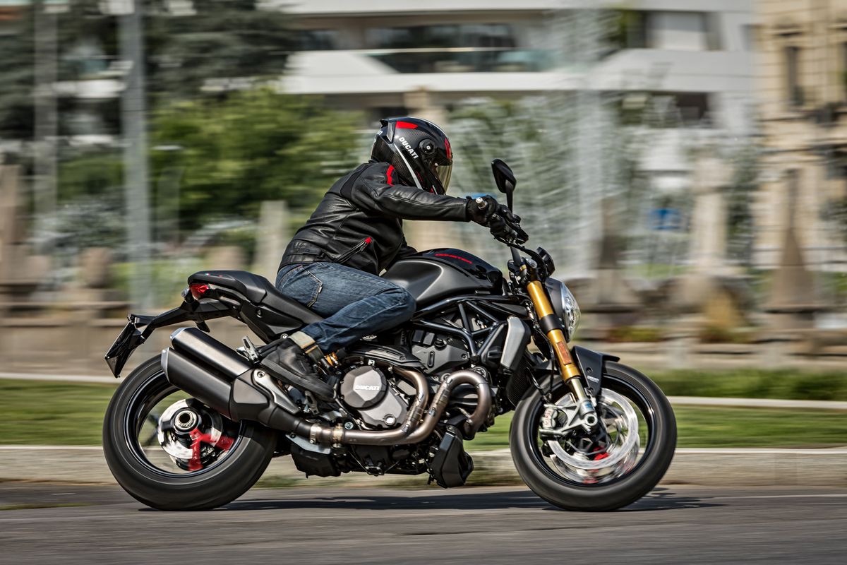 Ducati Monster 1200 S