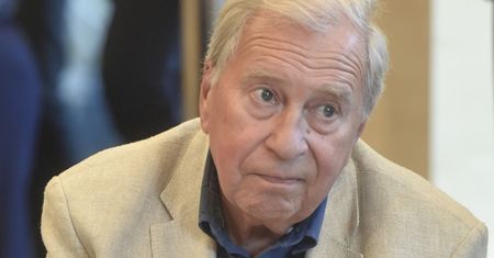 Jerzy Stuhr skarży się na swój los. Sam nie czuje się winny