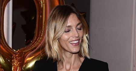 Wyzwolona Anja Rubik pochwaliła się zdjęciem topless. Instagram USUNĄŁ jej post... (FOTO)