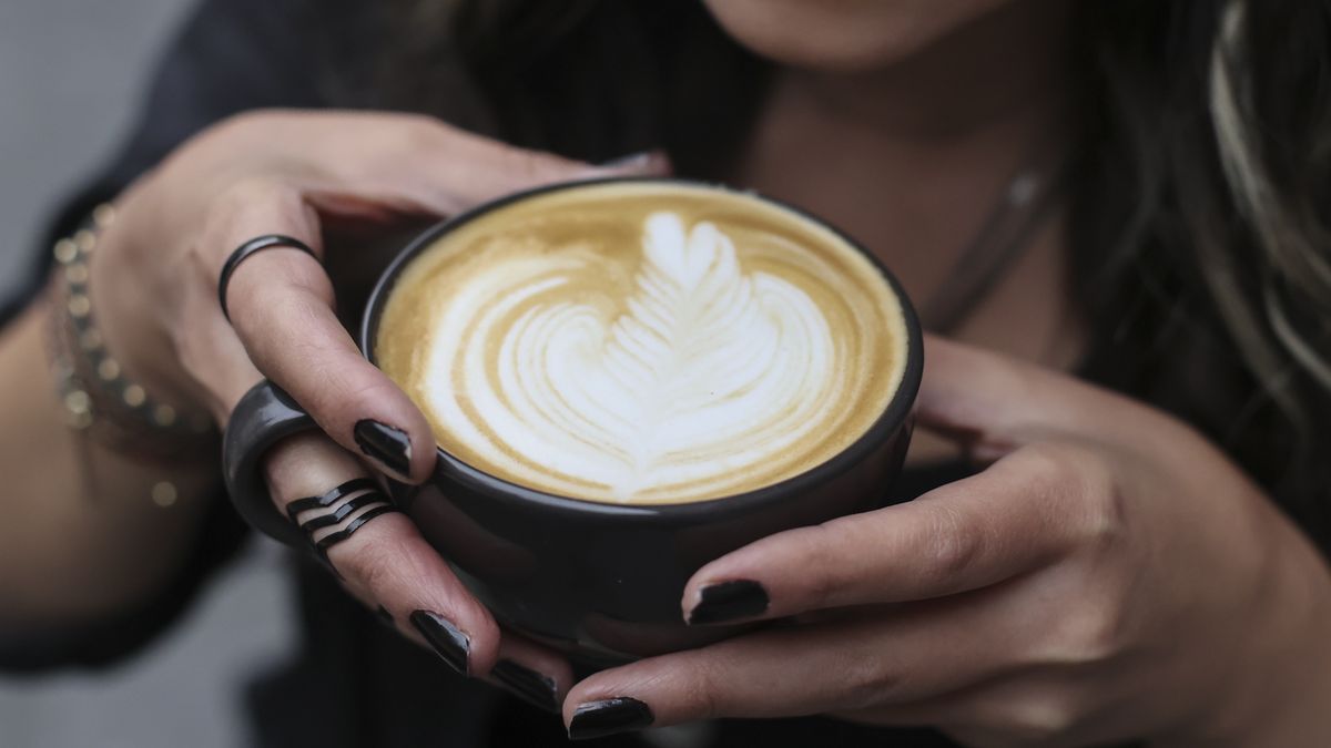 International Coffee Day in Ankara
ANKARA, TURKEY - SEPTEMBER 30: A woman holds a cup of coffee is seen during International Coffee Day in Ankara, Turkey on September 30, 2021. (Photo by Dogukan Keskinkilic/Anadolu Agency via Getty Images)
Anadolu
ankara, international coffee day, latte art