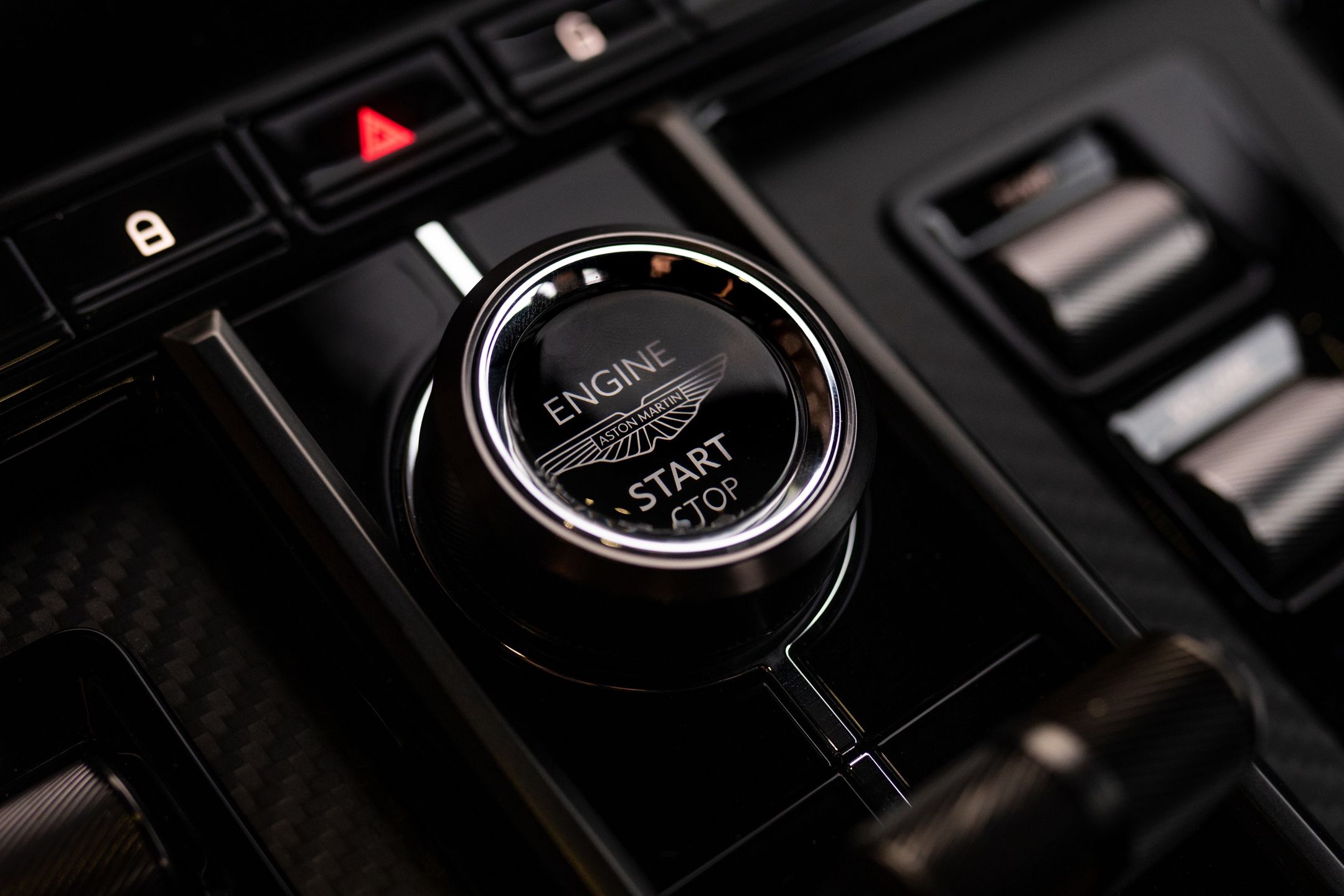 Aston Martin Vantage (2025)