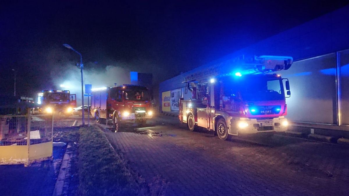Płonie centrum handlowe w Lublinie. Pożar gasi 21 zastępów straży