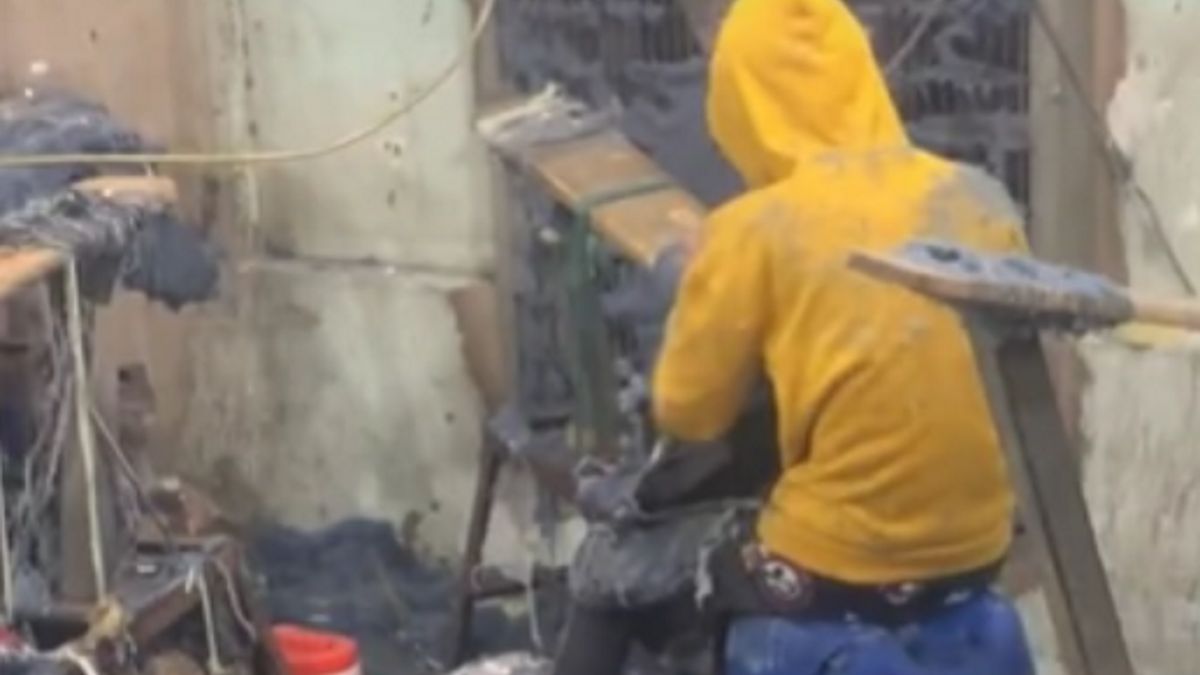 Pokazali, jak robi się przetarcia na spodniach