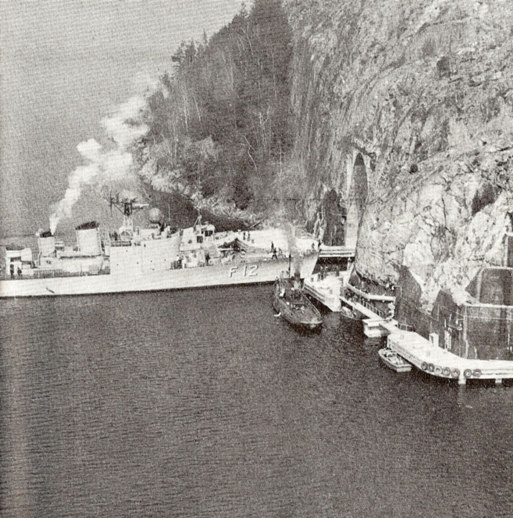 Ship entering the tunnel. HMS Sundsvall (J12)