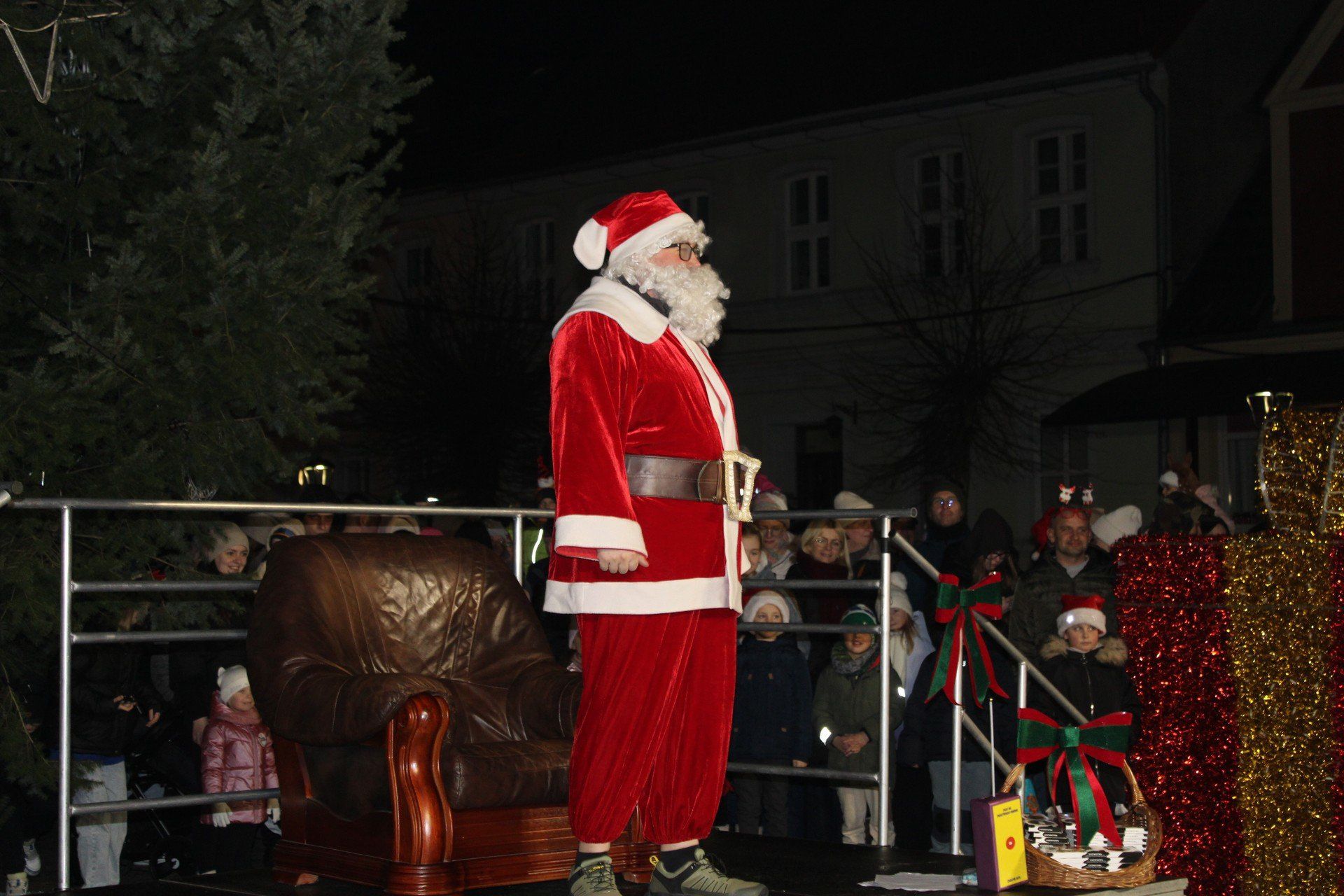 Za nami Mikołajki w Zbąszyniu. Rynek miejski rozświetliła choinka.
