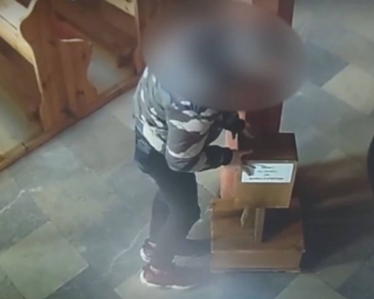 Oburzające nagranie z kościoła. Wszystko nagrała kamera