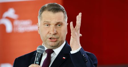 "Nie moja sprawa". Zapytali Czarnka o los Ziobry i Romanowskiego