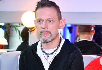 Michał Wójcik z partnerką. Odważne sceny z łóżka