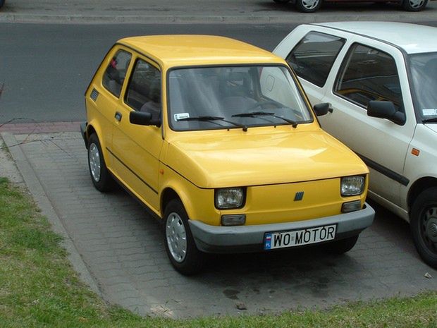 Fiat 126p rok 2000 (fot. fotosik.pl)