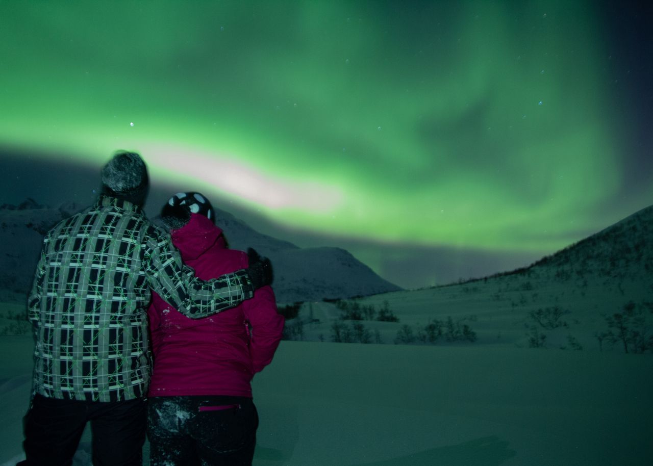 Norwegia. Polacy w poszukiwaniu zorzy polarnej. "To jest zawsze nowy spektakl"