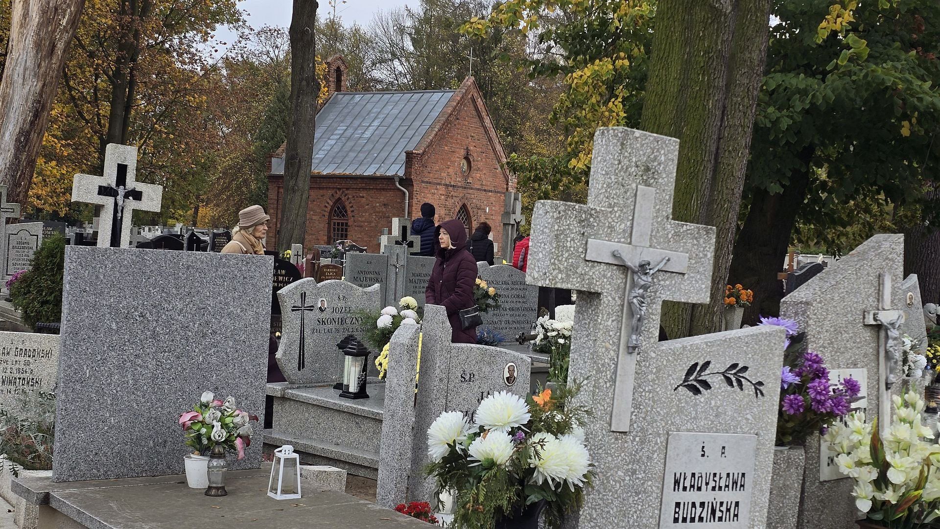 1 listopada 2024 na cmentarzy parafialnym w Aleksandrowie Kujawskim