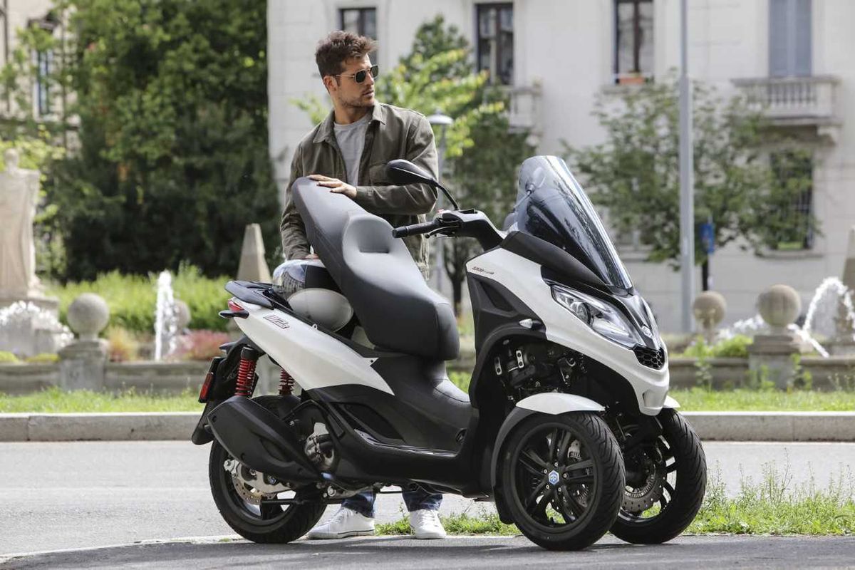 Piaggio MP3 300