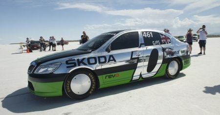 Skoda Octavia vRS i rekordowe 325 km/h