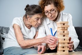 Demencja starcza – objawy, etapy i leczenie