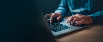 Serwis laptopa – ile kosztuje naprawa i kiedy lepiej kupić nowy sprzęt?