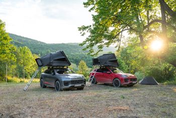 Z bulwarów prosto w bieszczadzką dzicz. Sprawdziłem, jak śpi się w namiocie na dachu Porsche Cayenne