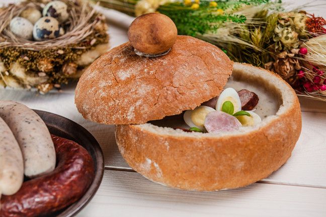 W wielkanocnym żurku nie może zabraknąć kiełbasy