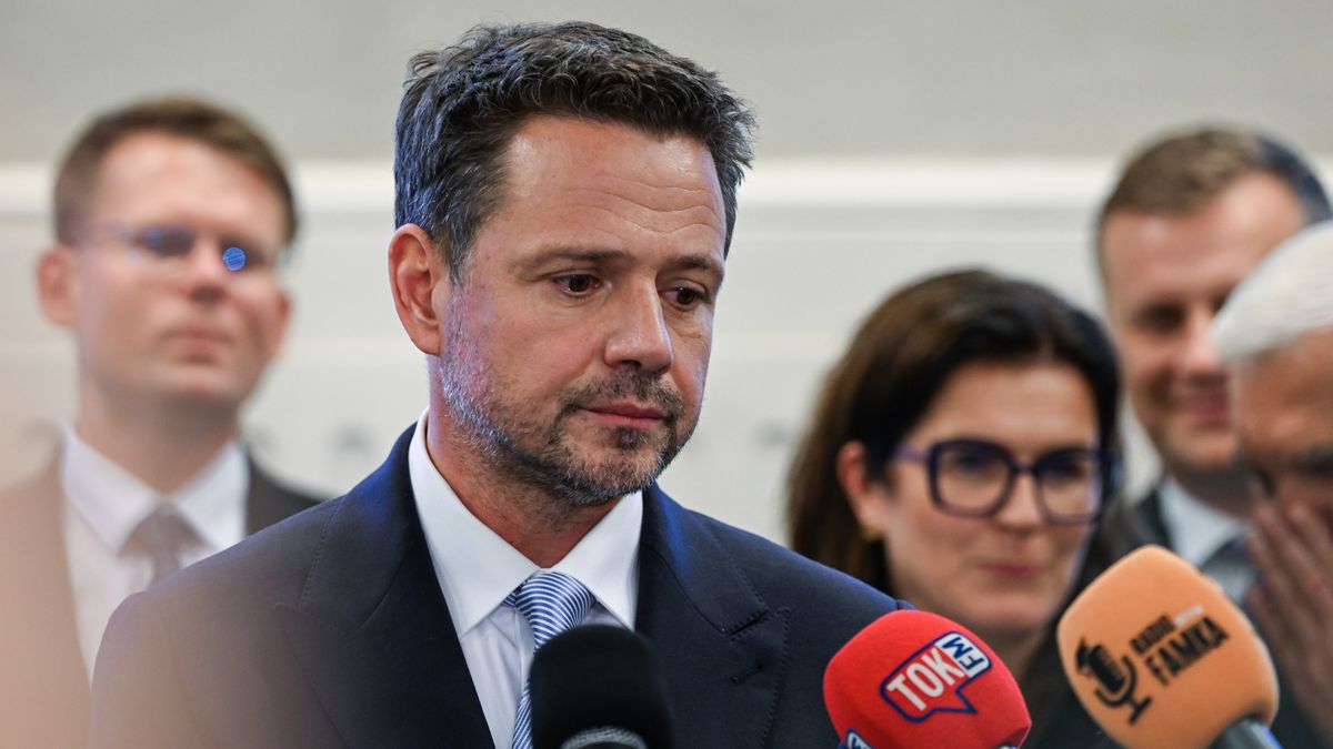 KRAKOW, POLAND - NOVEMBER 29:   
Rafal Trzaskowski, Mayor of Warsaw and the Civic Platform candidate for the 2025 Polish presidential election, participates in a press conference of the Presidents of the Union of Polish Metropolises, on November 29, 2024 in Krakow, Poland. (Photo by Artur Widak/NurPhoto via Getty Images)