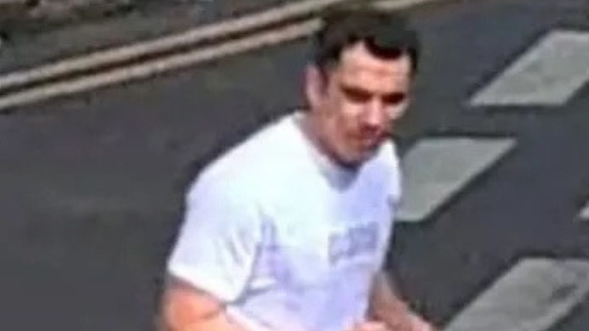 Policja publikuje wizerunek potencjalnych sprawców ataków seksualnych w Nottingham.