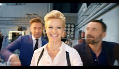 Gwiazdy TVN robią sobie selfie w spocie reklamującym jesienną ofertę stacji (wideo)