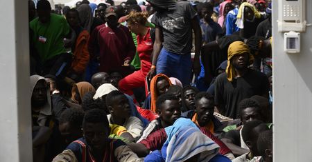 Chaos na Lampedusie. Włoch obwinia Niemców o kryzys z migrantami