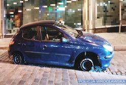 Wrocław. Próbował jechać przez Rynek samochodem bez dwóch opon. Był pod wpływem alkoholu