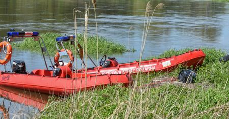 Oława. 15-latek wpadł do Odry, akcja służb