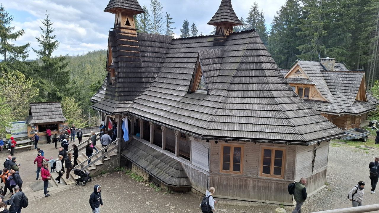 Tatry: Zamknięte szlaki na Polanę na Stołach i Wiktorówki
