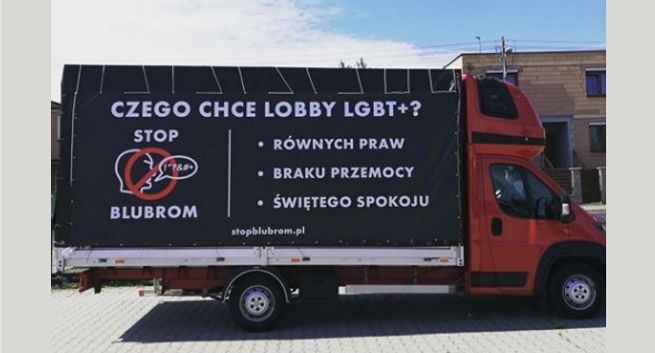 Grupa Stonewall wyjechała na ulice Poznania furgonetką wspierającą LGBT