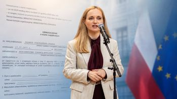 Dom na męża i 725 tysięcy dochodu. Najpierw milczenie, później nerwowe tłumaczenia minister zdrowia