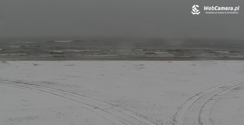 Widok na plażę w Dębkach o godz. 14.40