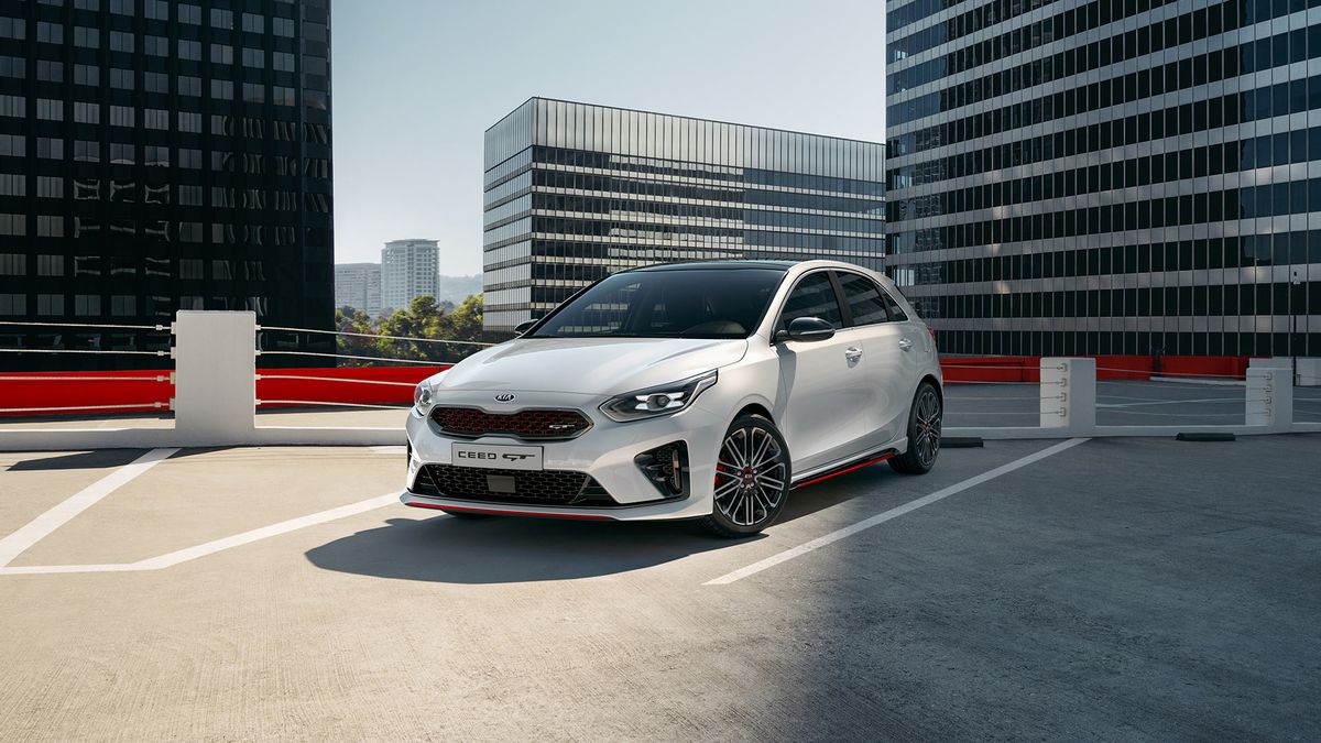 Czerwone akcenty wyróżniają Ceeda GT