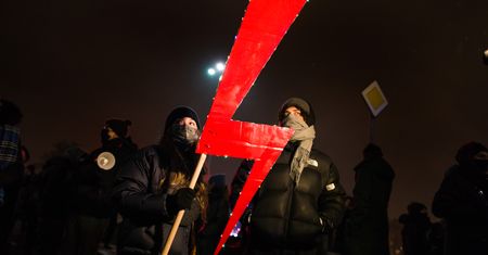 Łódzkie liceum zmienia regulamin. Popierasz Strajk Kobiet? Łatwo nie będzie