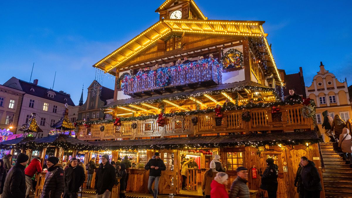 jarmark
Maciej Kulczy�ski
Bo�e narodzenie, Jarmark Bo�onarodzeniowy, r�kodzie�a, stoiska, wroc�awski, rynek