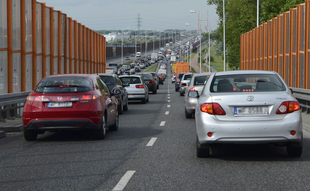 Były poseł z PiS krytykuje strefę czystego transportu w Warszawie. Jej wprowadzenie umożliwiła jego dawna partia