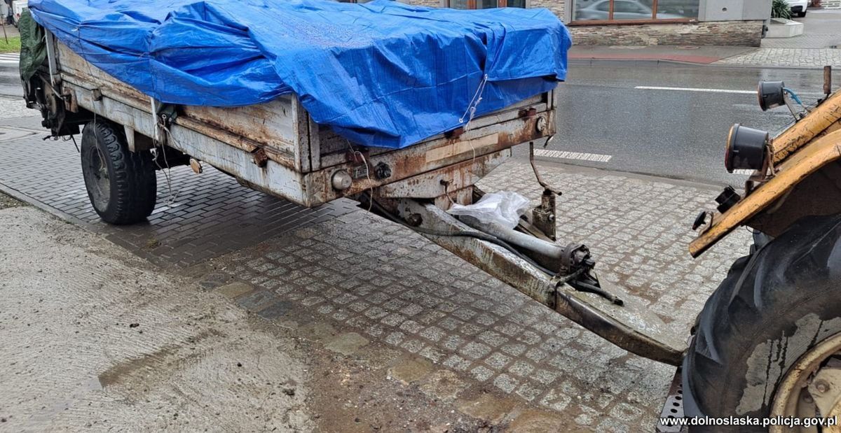 Kłodzko: Bez hamulców i z węglem na pace – policjanci zatrzymali niebezpieczny rozrzutnik