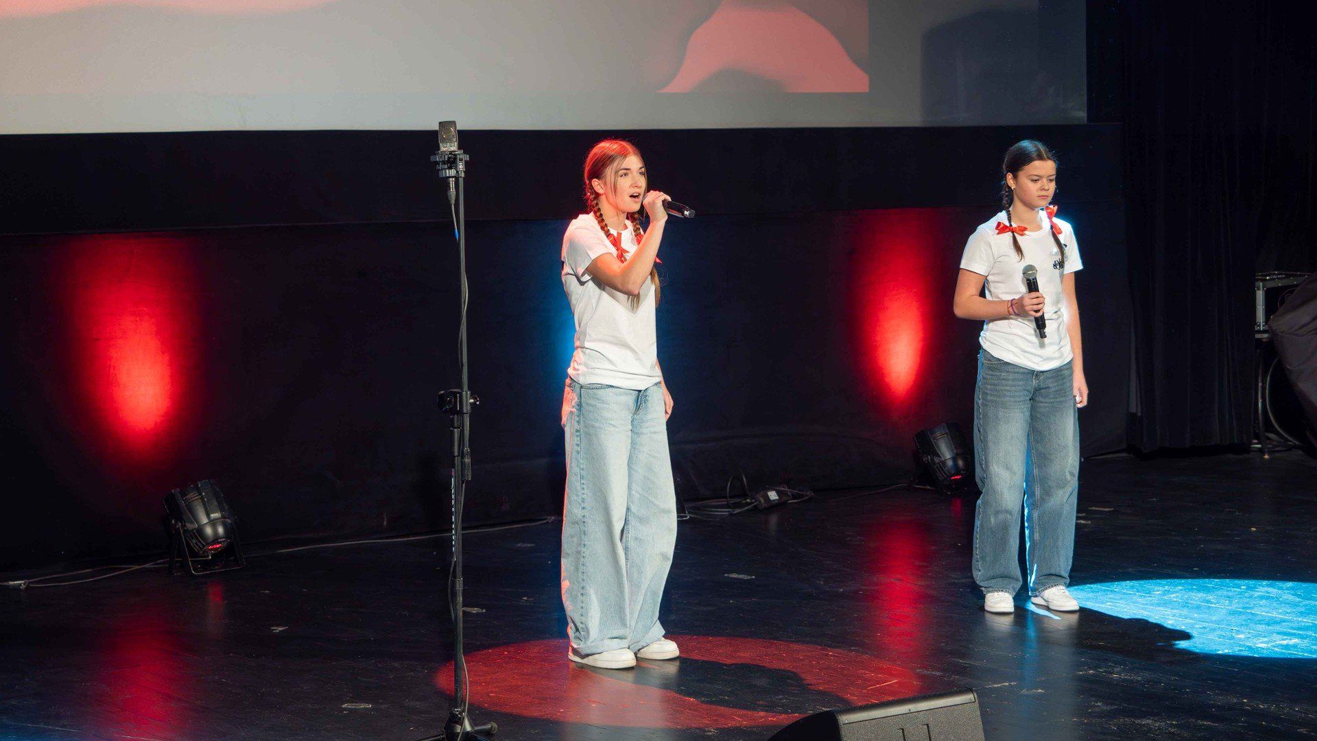 Patriotyczne śpiewanie w MDK - koncert, który połączył pokolenia