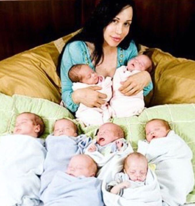 Oktomama po urodzeniu ośmioraczków trafiła do księgi rekordów Guinnessa