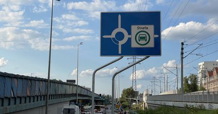 Obowiązkowe strefy czystego transportu. Warszawa już ma, Kraków przygotował. Na celowniku dwa kolejne miasta