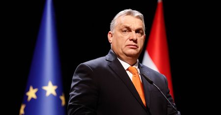 Orban jako jedyny na "nie". Tak się teraz tłumaczy